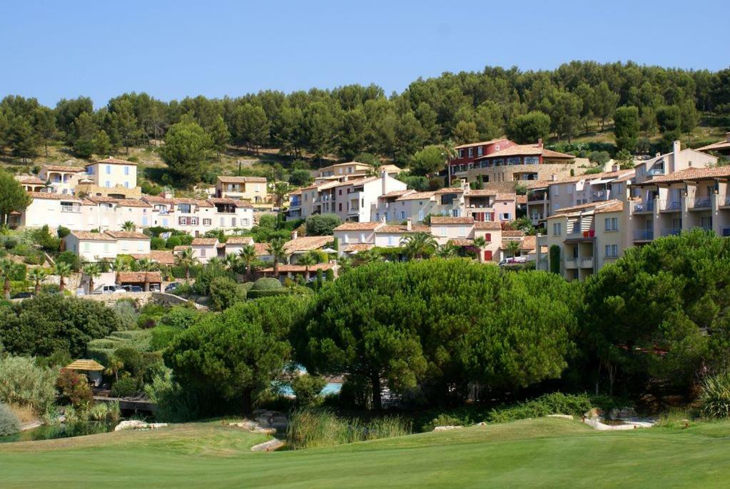 Hameau Des Amandiers-Vue Mer & Golf Saint-Cyr-sur-Mer Esterno foto